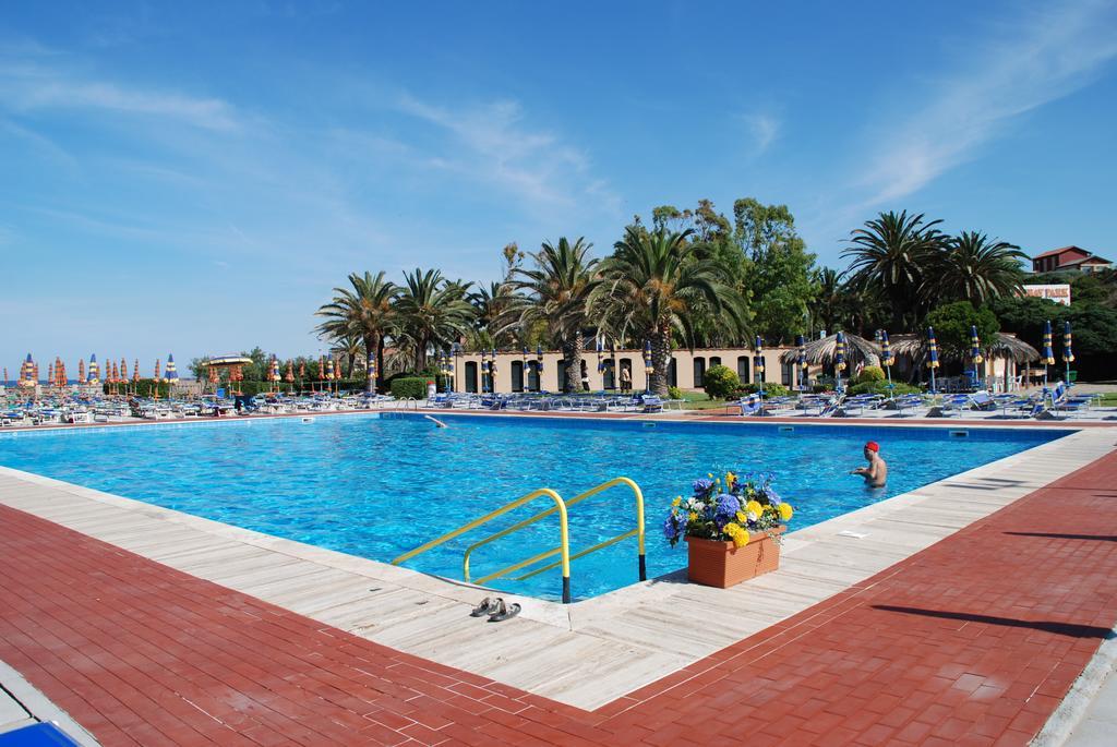 Hotel Baia Del Sole Civitavecchia Zewnętrze zdjęcie